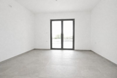 Mediteranska kamena vila s panoramskim pogledom i prostranim dvorištem 16