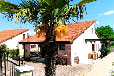 A beautiful one-story house only 5 km from the sea