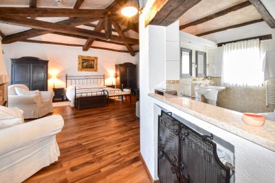 Autentica villa in pietra istriana con vista panoramica 24