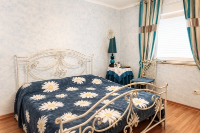 Novigrad, dvije spavaće sobe + galerija , pogled na more, 800m od mora 9