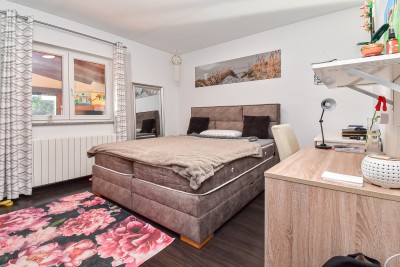 Ekskluzivna kuća – oaza mira s bazenom i garažom 18