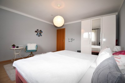 Poreč nei dintorni – ampia casa con 3 appartamenti, grande giardino e potenziale per piscina 24