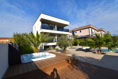 Luxury villa with swimming pool, sauna and jacuzzi, 2 km from Poreč and the sea 2