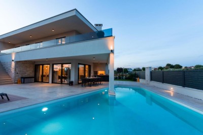 Moderne Villa mit Pool und Meerblick 1