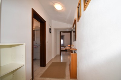 Poreč nei dintorni – ampia casa con 3 appartamenti, grande giardino e potenziale per piscina 43