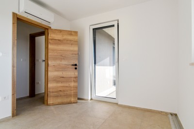 Poreč okolica – Moderna vila s bazenom, 4 km od morja 11