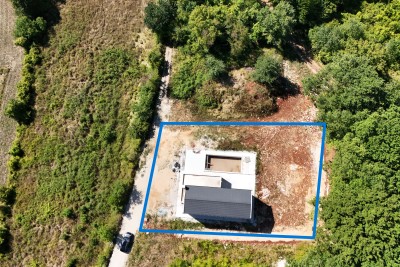EKSKLUZIVNO – moderna vila s bazenom, 233,59 m², mir i privatnost u srcu Istre 13