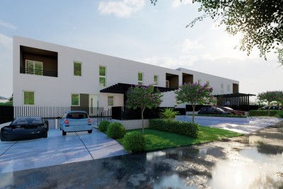 Kuća u nizu na odličnoj lokaciji s dvorištem i pogledom na more 6