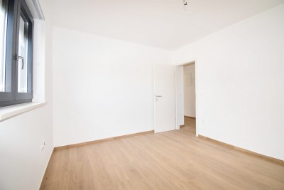 New apartment on the ground floor with a garden near the city 8
