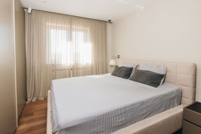 Novigrad – Luksuzni penthouse s terasom i pogledom na more 24