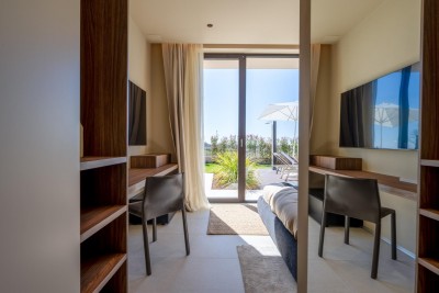 Ekskluzivna moderna vila s bazenom 17