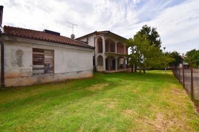 A large estate in the style of a castle with a lot of potential not far from the center of Poreč - under construction 12