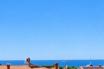 Prostran stan s 3 spavaće sobe i panoramskim pogledom na more, 500 m od mora 2