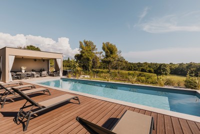Luxury villa with pool near the sea 26