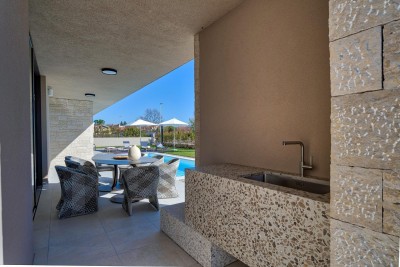 Moderna luksuzna vila s bazenom i panoramskim pogledom na more 37