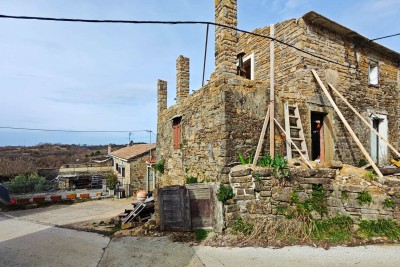 A beautiful Istrian house with a beautiful view, completely renovated - under construction 7