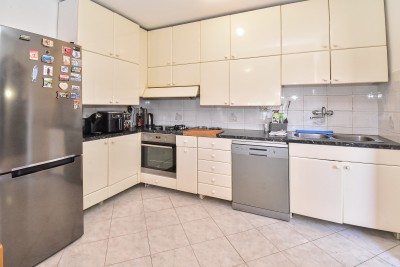 Investicijska prilika: kuća s građevinskim zemljištem za izgradnju 7 stanova, svega 700 m od mora 14