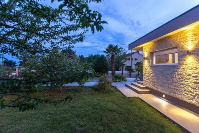 Prekrasna vila sa velikom okućnicom 23