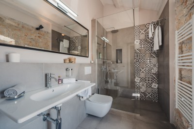 Središnja Istra, Obnovljena kamena vila s bazenom 26