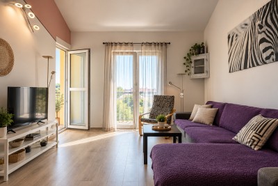 Umag, two-story apartment in the city near the sea