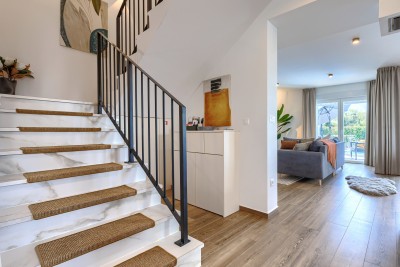 Poreč okolica | Moderna vila s bazenom i krovnom terasom | 168 m² | Novogradnja 2023 15
