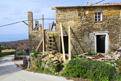 A beautiful Istrian house with a beautiful view, completely renovated - under construction 5