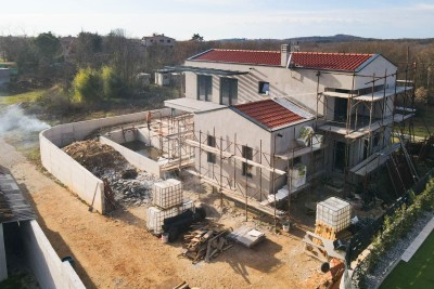 Una spaziosa nuova villa con piscina in una posizione tranquilla - nella fase di costruzione 3