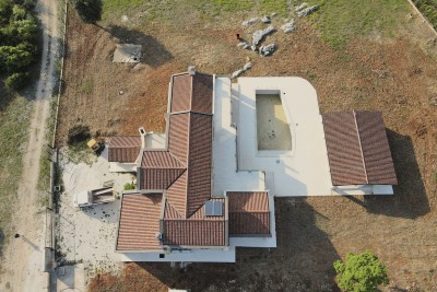 Idyllic and luxurious Villa in peaceful village - under construction 4
