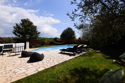 Rustikale Villa mit Pool und großem Garten 32