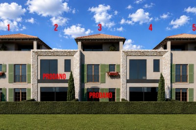 Casa mediterana a schiera a 2 km dal centro di Parenzo e dal mare - nella fase di costruzione