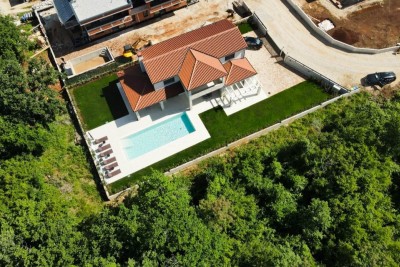Außergewöhnlich hochwertige Villa mit großem Pool in der Nähe von Poreč