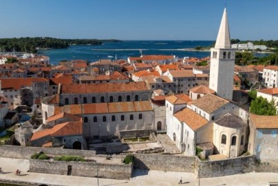EKSKLUZIVNO – moderna vila s bazenom, 233,59 m², mir i privatnost u srcu Istre 21