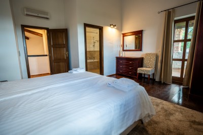 Šarmantna istarska vila s bazenom i mediteranskim vrtom 32