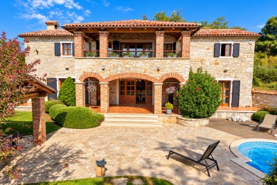 Poreč okolica, predivna kamena vila sa velikim vrtom 38