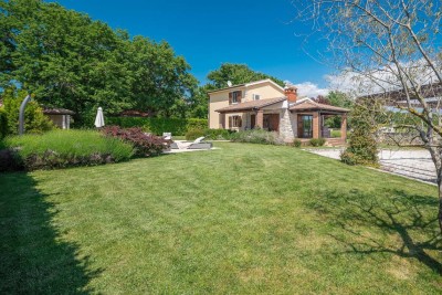 Detached house on the edge of the village 1