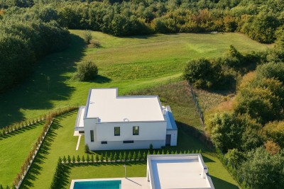 Exkluzivna PRILIKA vila s infinity bazenom na rubu naselja – 4 spavaće sobe i potpuna privatnost