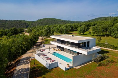 Luxuriöse Designervilla in der idyllischen istrischen Landschaft