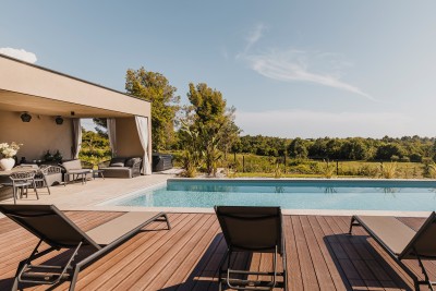 Luxury villa with pool near the sea 35