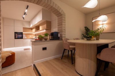 Casa familiare con ampio terreno edificabile in una zona tranquilla vicino a Parenzo 10