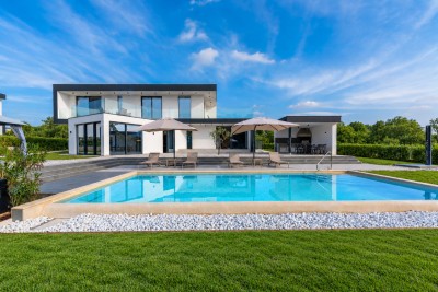 Exklusive Luxusvilla mit Pool und erstklassigem Komfort 6