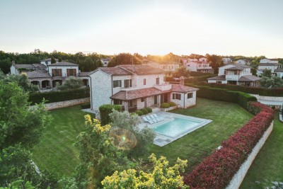 Mediteranska vila s prostranim vrtom i bazenom
