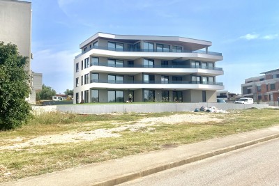 Apartment on the ground floor of 82m2 in a new luxury building 600m from the sea - under construction 17