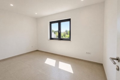 Four-room apartment on the first floor with its own terrace 12