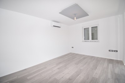 A beautiful three-room apartment in a new building on the second floor 3