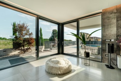 Luxusvilla in modernem Design und Stil 13