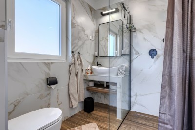 Poreč okolica | Moderna vila s bazenom i krovnom terasom | 168 m² | Novogradnja 2023 23