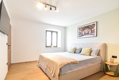 Renovirana istarska ljepotica s bazenom i prostranim dvorištem 15