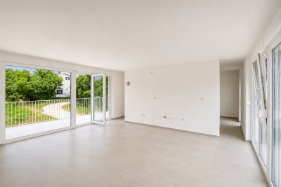 Umag okolica,  stan na 2.katu 79m2 , 1500m od mora - kopija 3