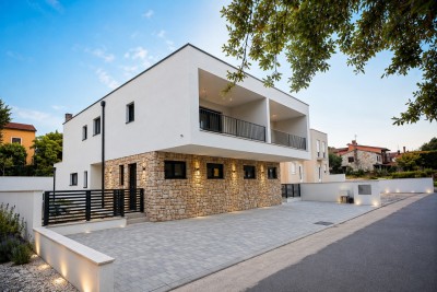 Umag okolica, moderna duplex hiša s bazenom