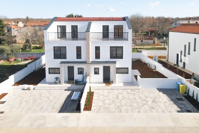 Neues Doppelhaus mit Panoramablick auf das Meer